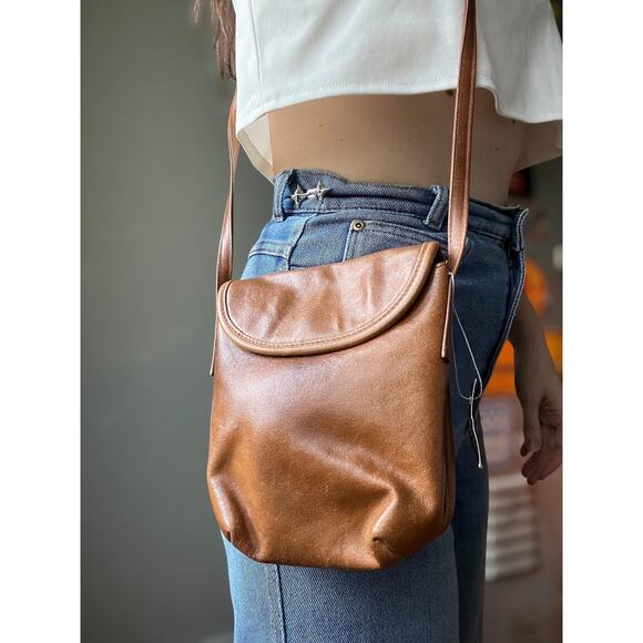 Vintage 90s Wilson’s Leather Crossbody Bag | Tan Brown Soft Leather | Y2K Purse - Picture 2 of 9